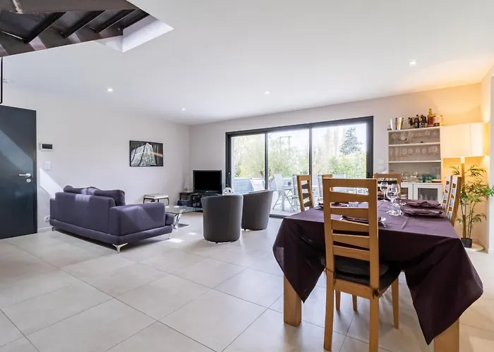 Les Arenes Semesterbostad